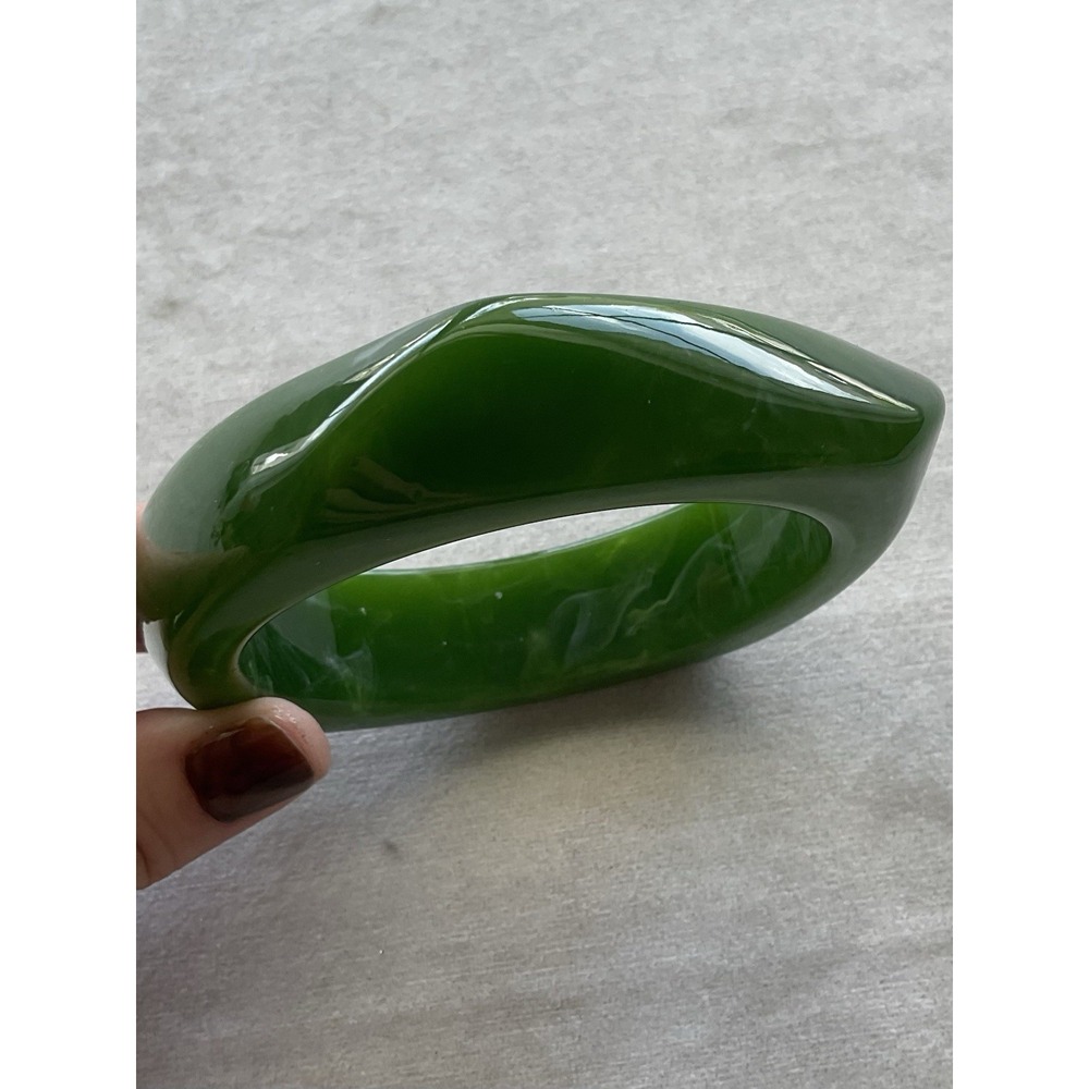Vintage deep green geometric acrylic or resin cuff bangle Estate Jewelry